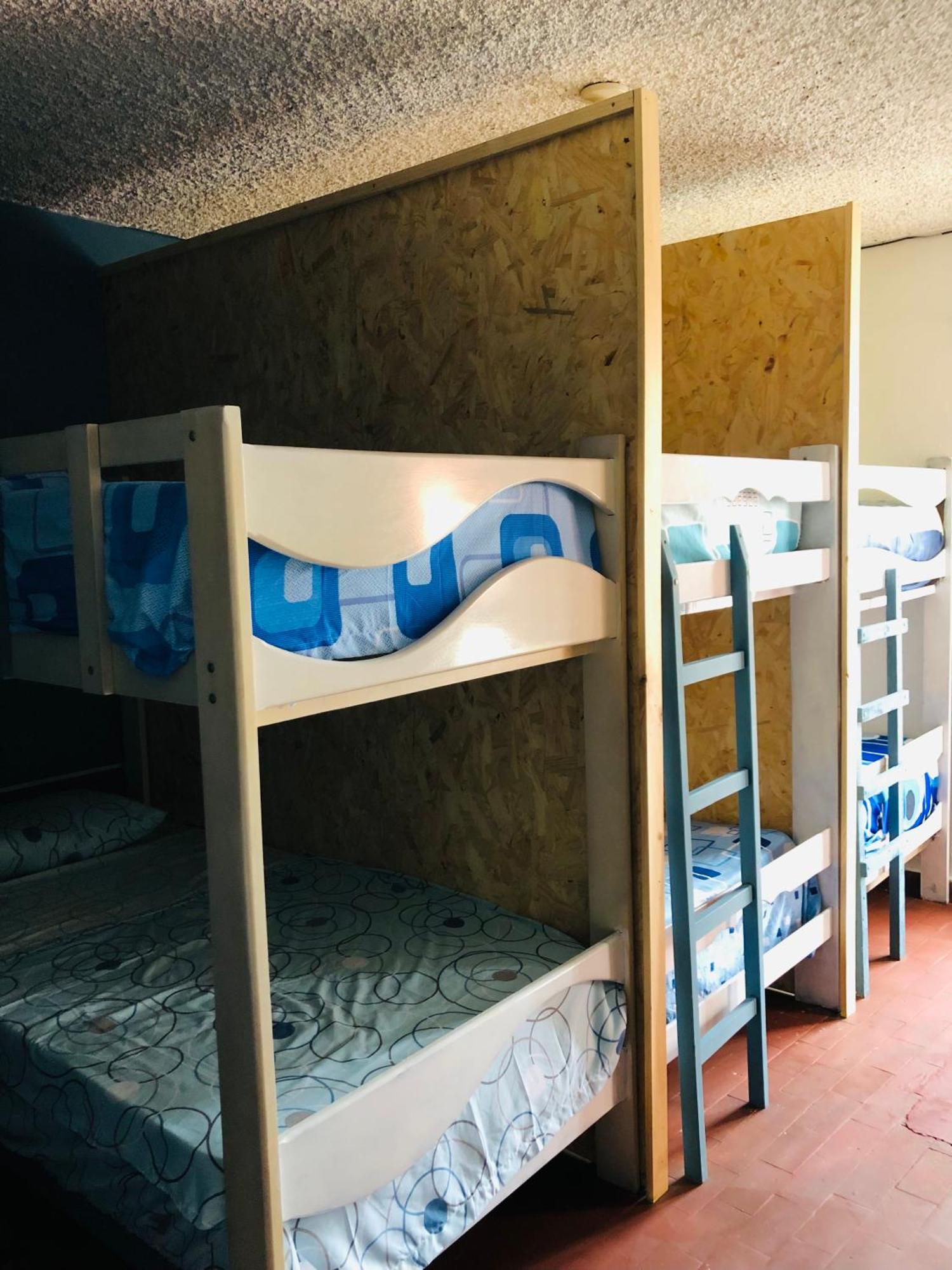 Pointbreak Surf Camp Vandrarhem Huanchaco Rum bild