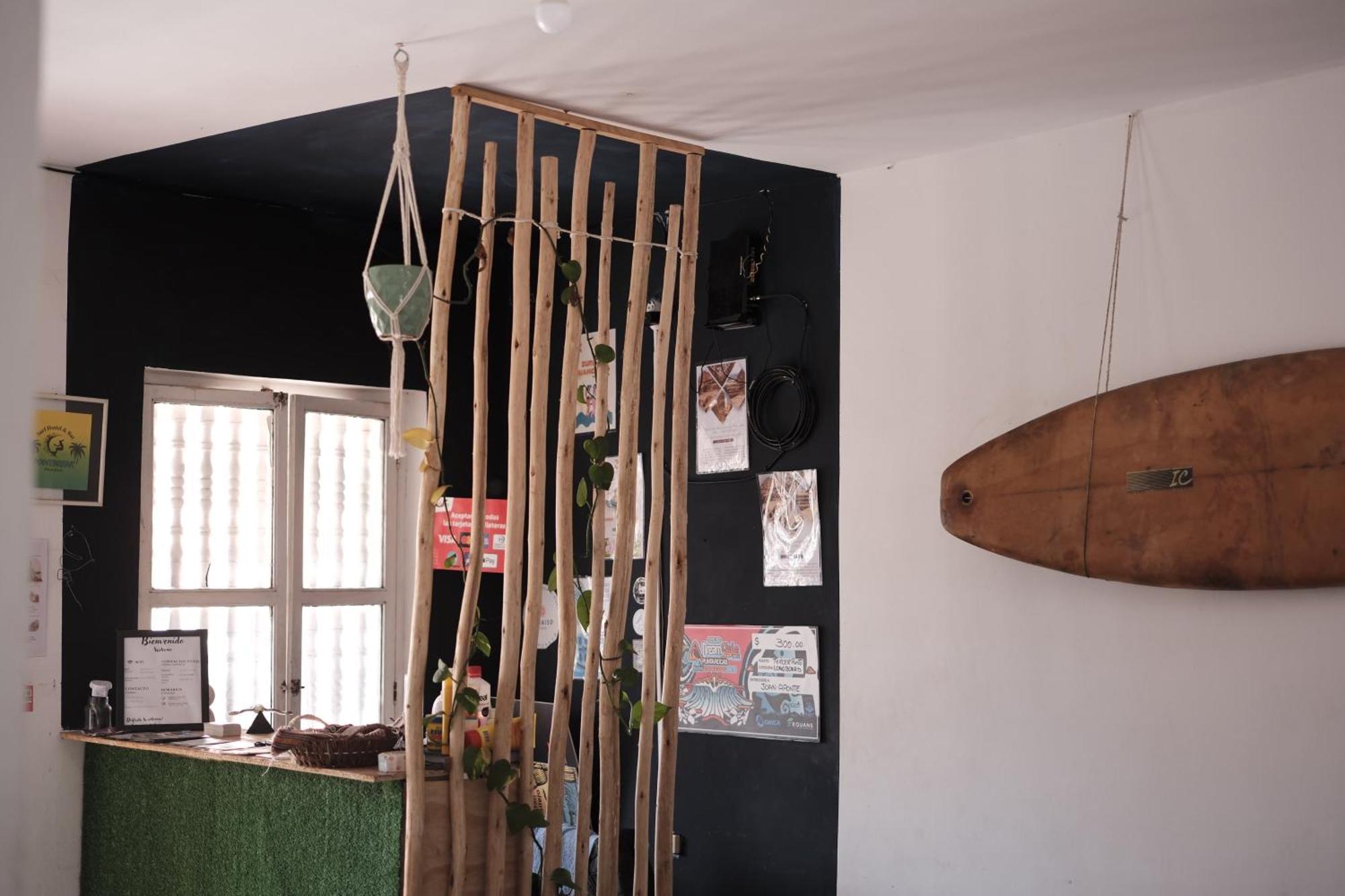 Pointbreak Surf Camp Vandrarhem Huanchaco Exteriör bild
